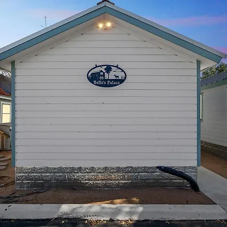 Stunning Cabin Right On Main St!